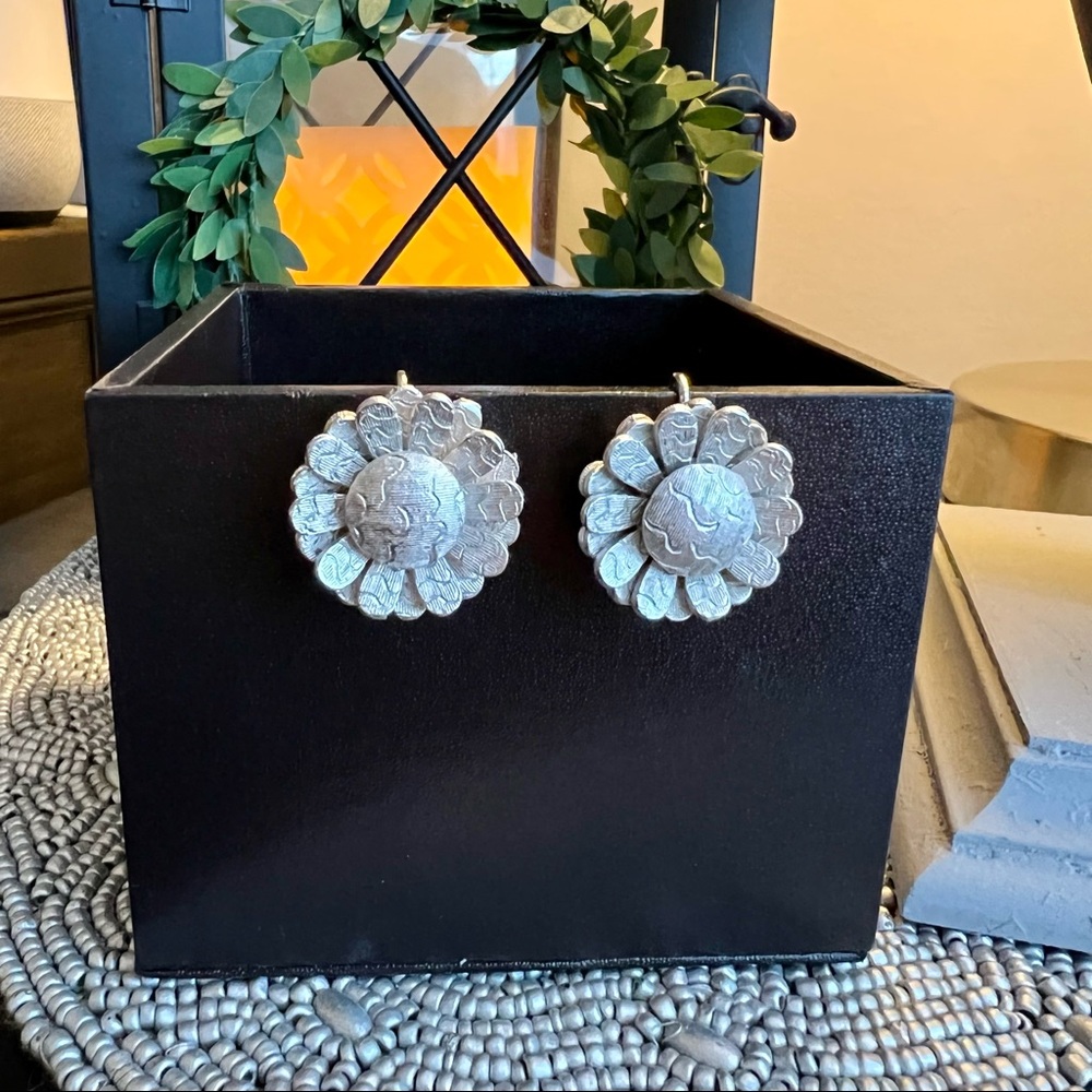 Vintage Silver Daisy Clip-On Earrings